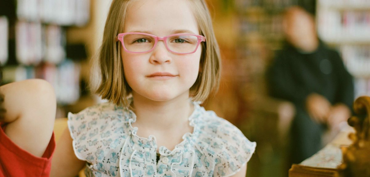 Mon enfant voit flou de loin. Est-il possible de freiner l’apparition d’une myopie ?